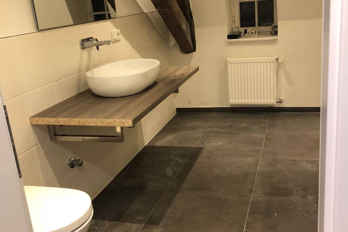 double room | bathroom | shower, free toiletries, hair dryer, towels