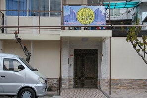 Tägliches inbegriffenes kontinentales Frühstück