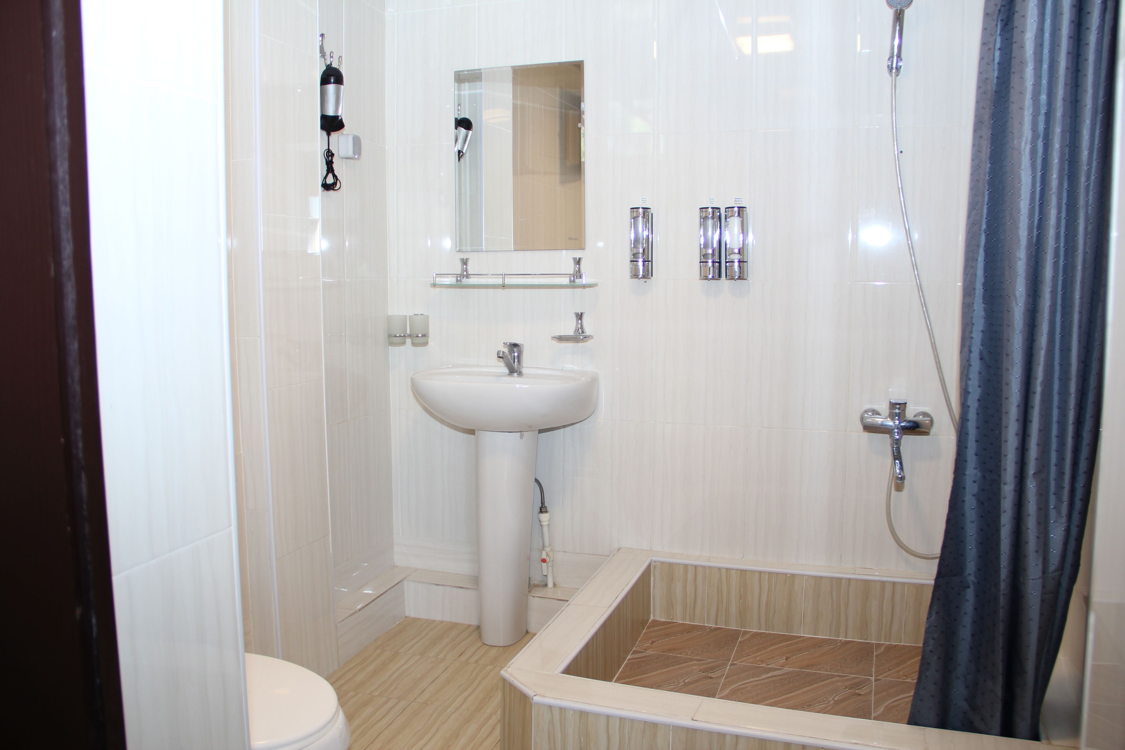 Foto - Anvar's Guests