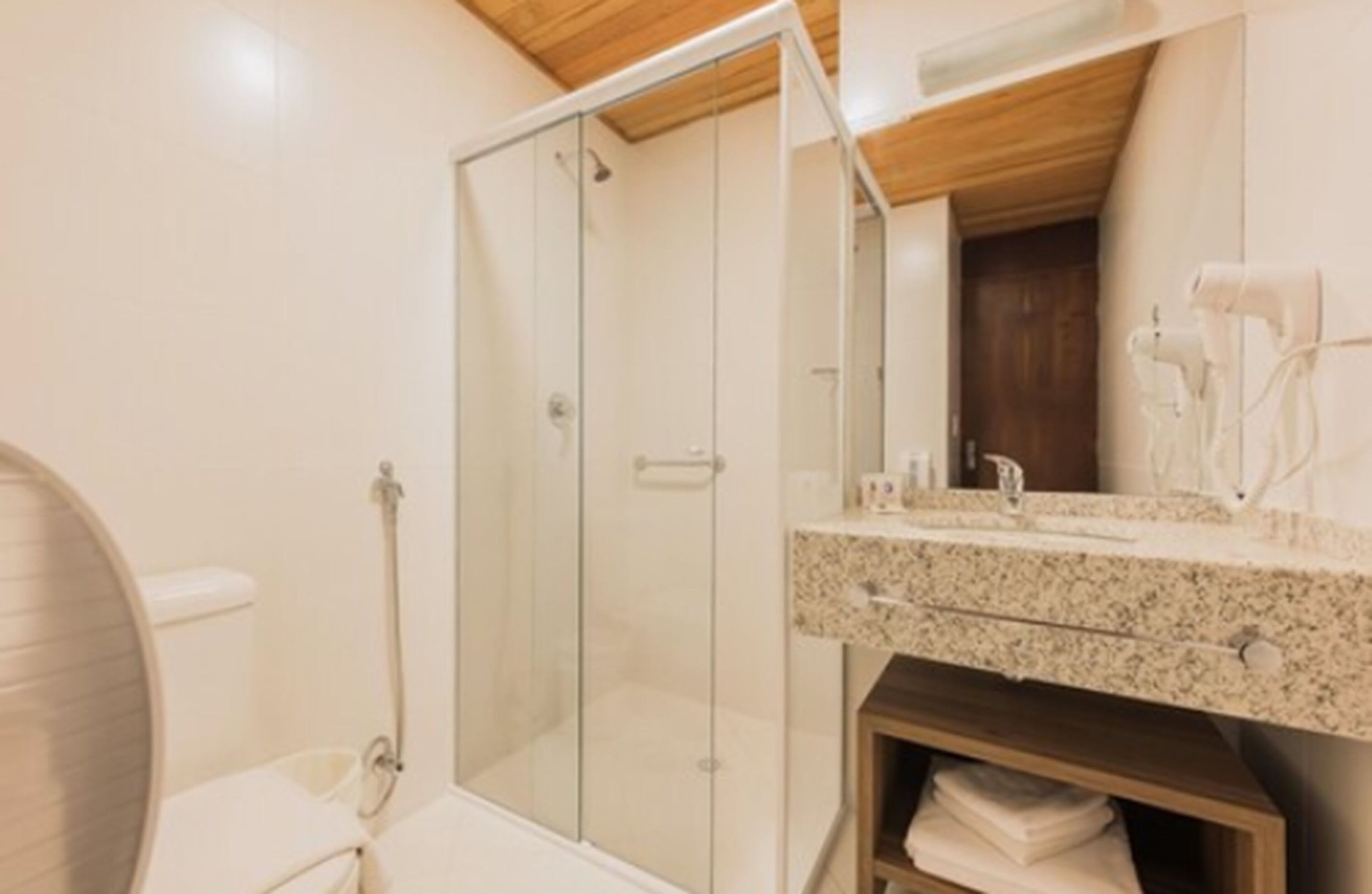 shower, free toiletries, hair dryer, towels