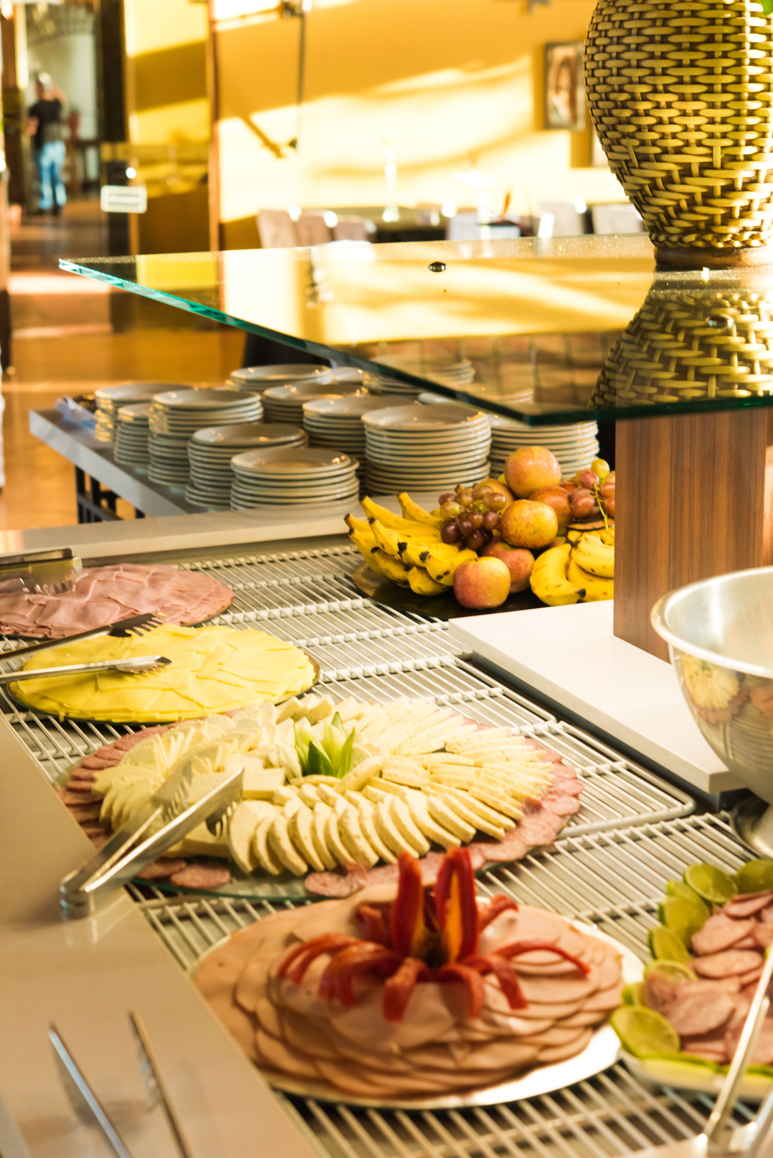 free daily full breakfast