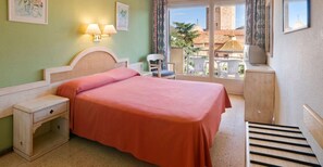 Cortinas blackout y sistema de insonorización 