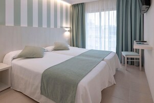 Double or Twin Room | Blackout drapes, soundproofing, iron/ironing board