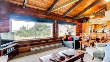 Apartment, 3 Bedrooms | Living area