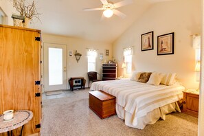 Apartment, 3 Bedrooms | 3 bedrooms, free WiFi - Logan s Sea Cabin (Waldport)