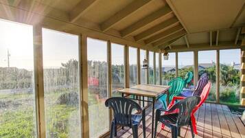 Apartment, 3 Bedrooms | Porch