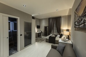 Junior Suite, Terrace (PIAZZA NAVONA) | Premium bedding, Select Comfort beds, in-room safe - Fabio Massimo Guest House (Rome)