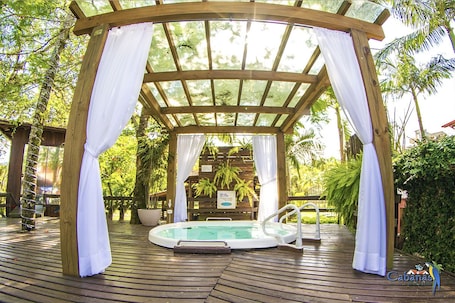 Tratamientos faciales, manicura y pedicura