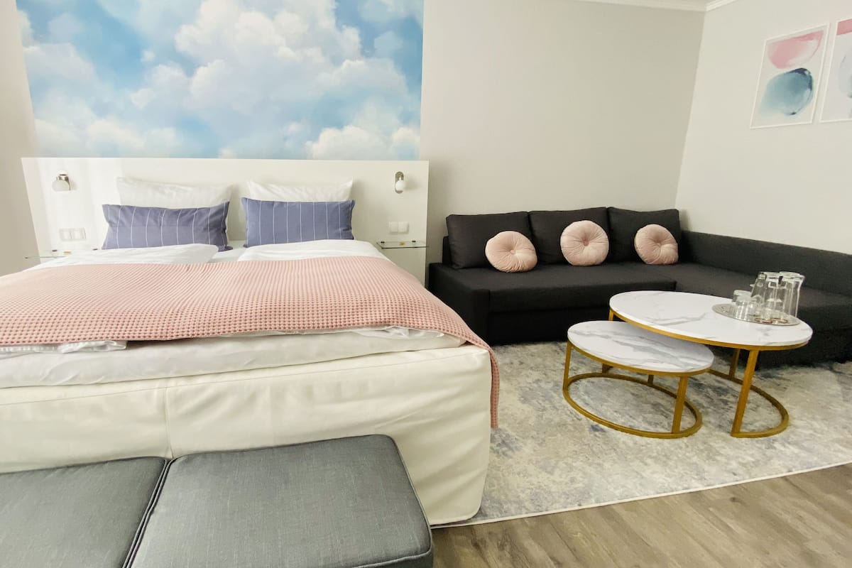 Doppia Comfort | 1 camera, biancheria da letto ipoallergenica, una cassaforte in camera