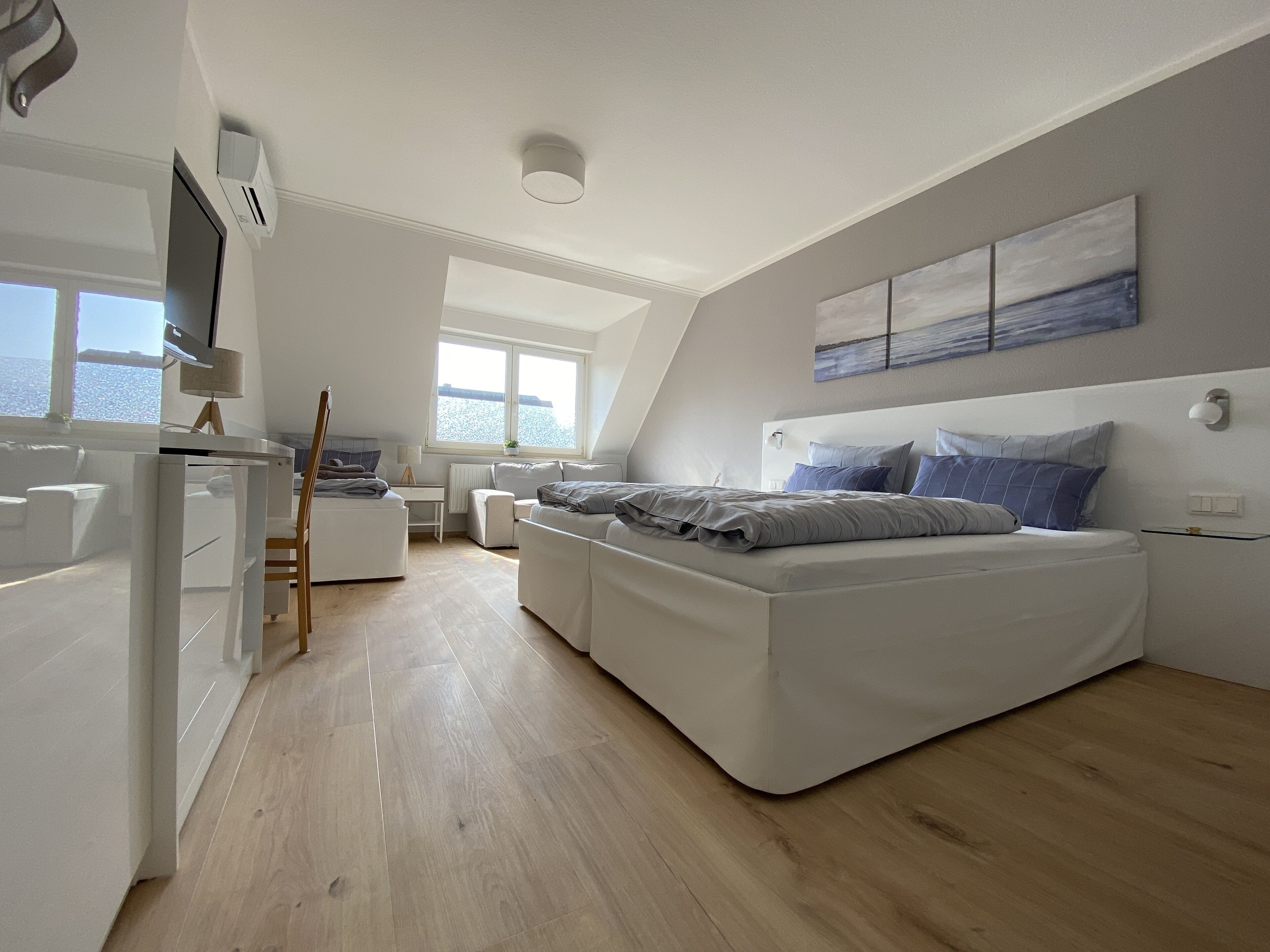 triple room | 1 bedroom, hypo-allergenic bedding, in-room safe, desk