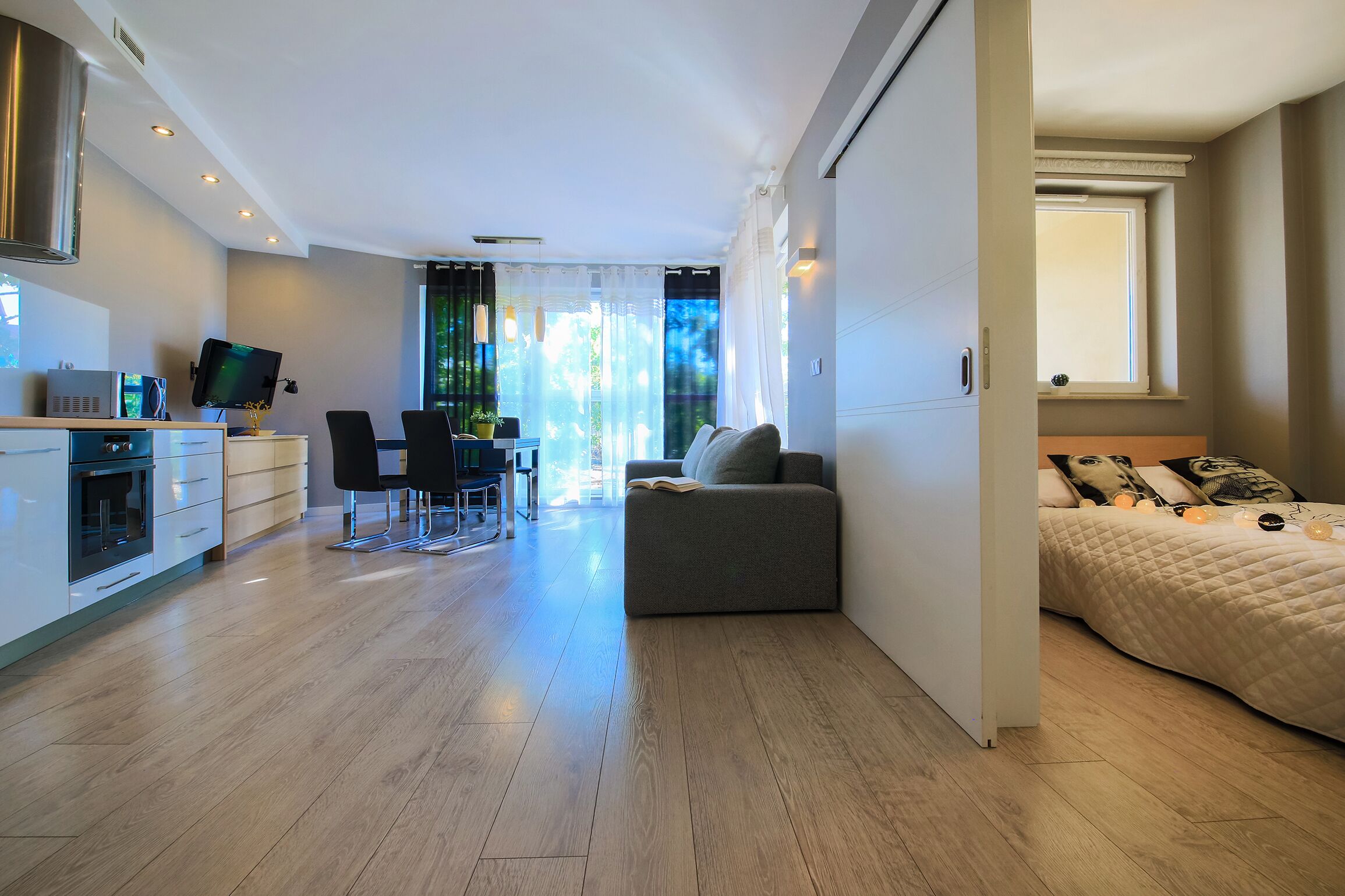Decoración personalizada, muebles diferentes y escritorio 