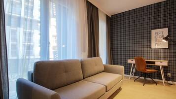 Apartment - ul. Sikorskiego 3H/II | Living room | 55-inch flat-screen TV with cable channels, TV