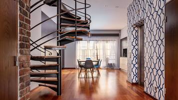 Apartment - ul. Garbary 2 | Living area | 55-inch flat-screen TV with cable channels, TV