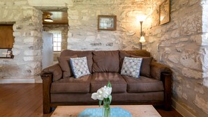Interior - Meusebach Creek Farm (Fredericksburg)