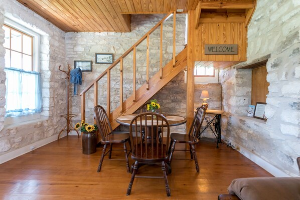 House, 1 Queen Bed, Non Smoking (Meusebach Creek Farm) | In-room dining