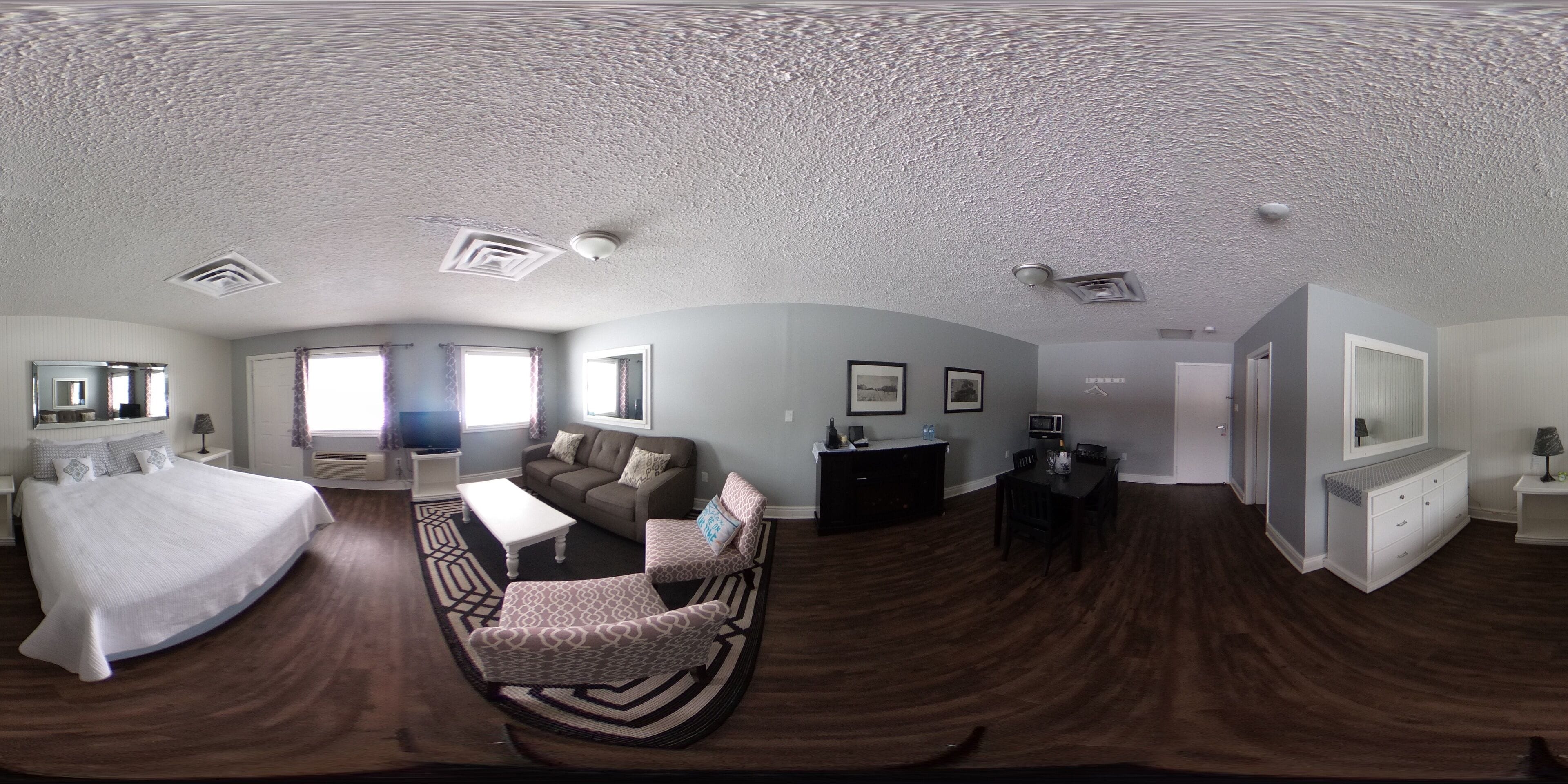 suite, 1 king bed | blackout curtains, iron/ironing board, rollaway beds, free wifi