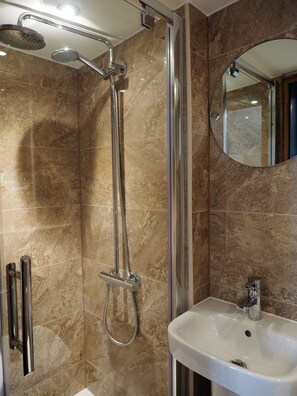Douche de la salle de bain