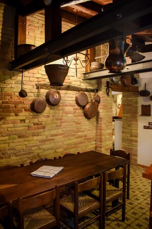 Family Apartment, 2 Bedrooms, Accessible, Connecting Rooms | Private kitchen