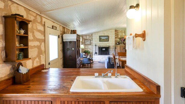 House (Baethge - Behrend) | Private kitchen - Baethge - Behrend (Fredericksburg)