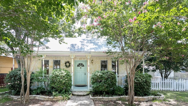 Unclassified image, 1 of 19, button - Crepe Myrtle Cottage (Fredericksburg)