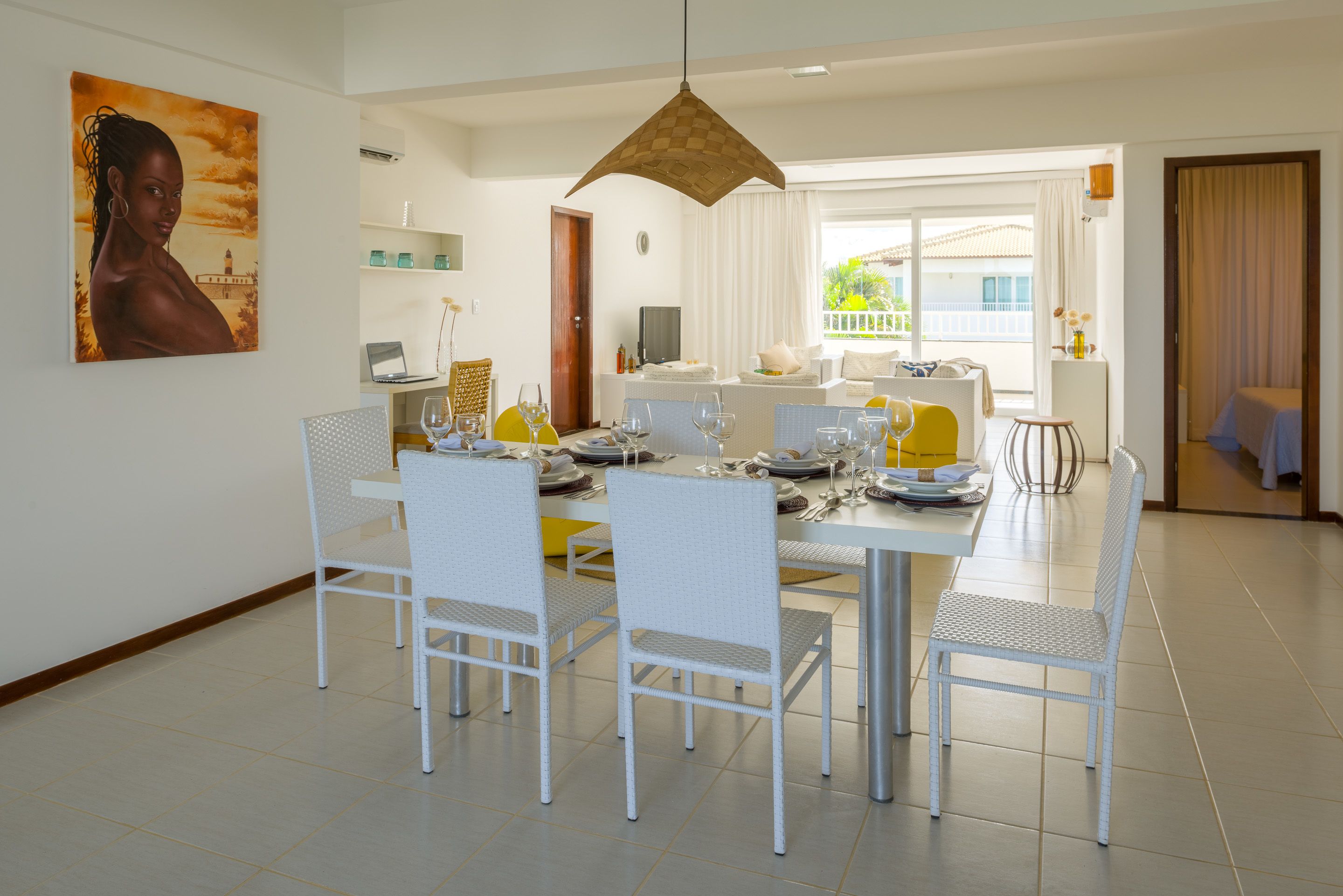 Quarto luxo, 3 quartos | Opções para refeição no quarto