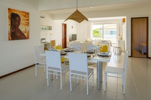 ห้องดีลักซ์, 3 ห้องนอน | บริการอาหารในห้องพัก