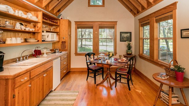 Standard Room, 1 King Bed (Your Hiding Place) | Private kitchen - Your Hiding Place (Fredericksburg)