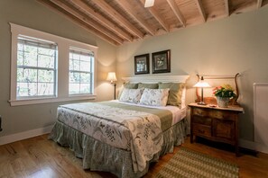 Standard Room, 1 King Bed (Your Hiding Place)