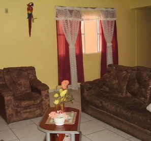 Lobby sitting area - Pirâmide Palace Hotel (Nobres)