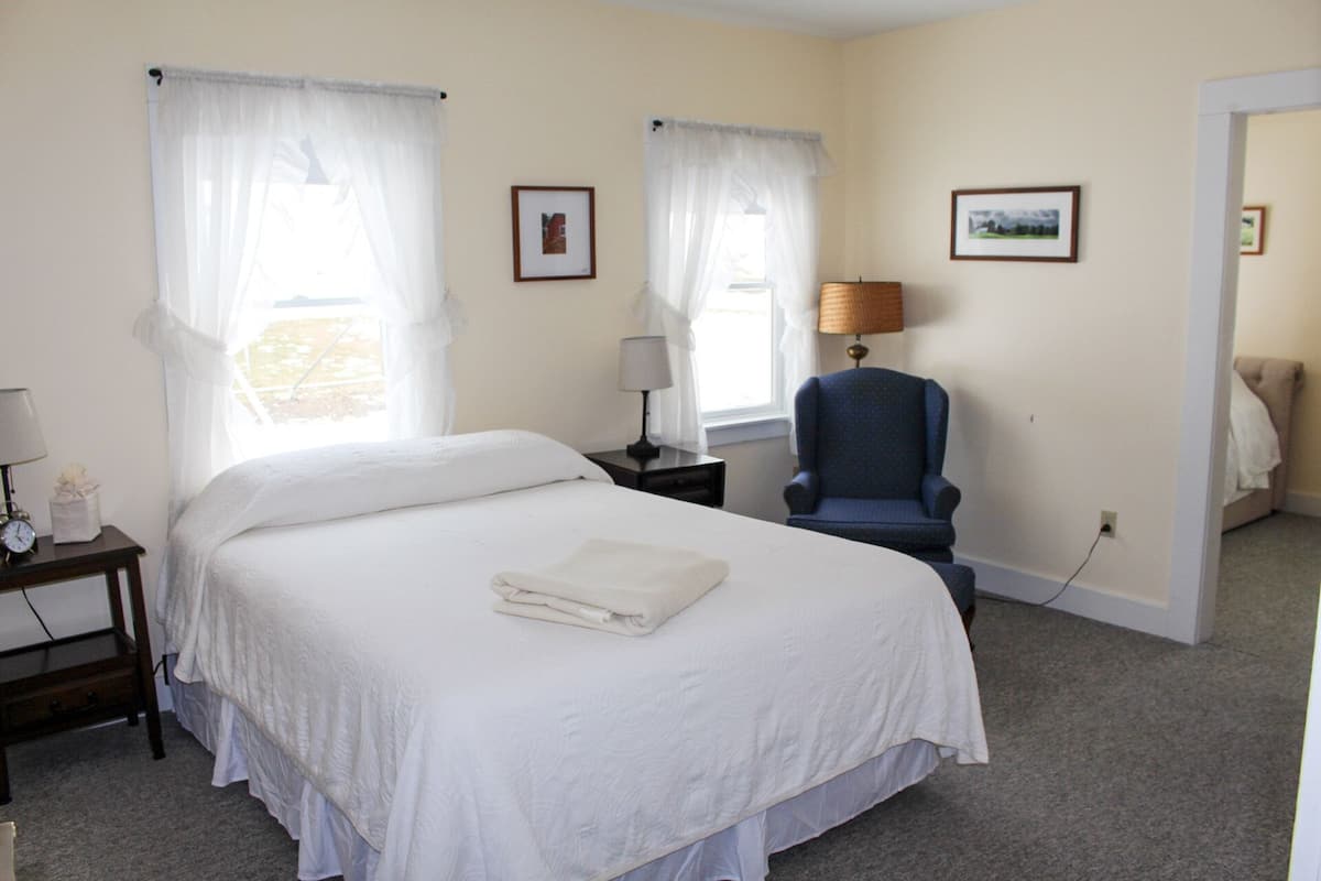 Smith Suite | 3 bedrooms, individually decorated, individually furnished, free WiFi