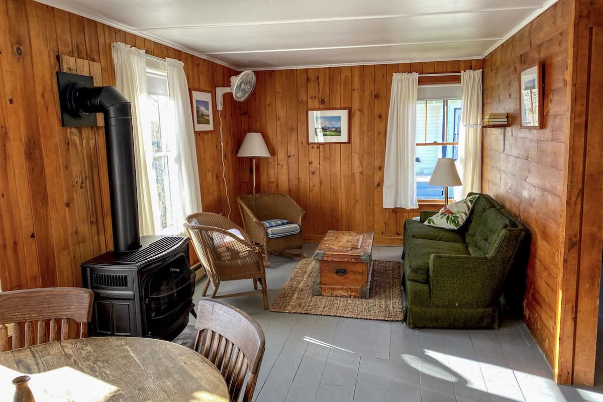 Barrington Cabin | 3 bedrooms, individually decorated, individually furnished, free WiFi