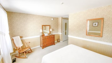 Habitación estándar | 3 habitaciones, decoración personalizada y muebles diferentes