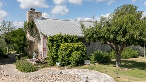 Property grounds - Rooster Springs (Fredericksburg)