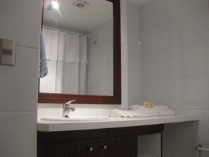 Bathroom | Shower, towels