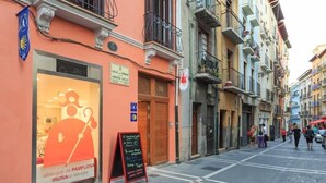 Front of property - Pamplona Hostel (Pamplona)