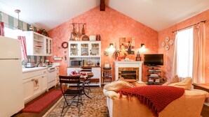 Cottage (Orange Street Le Chalet ) | Living area - Le Chalet (Fredericksburg)