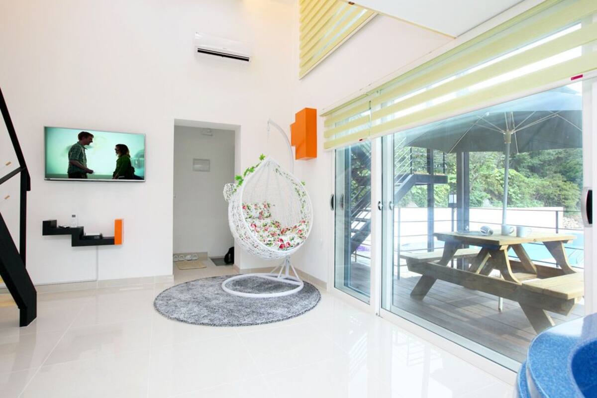 Room (10 PY, Reve) | Rollaway beds, free WiFi