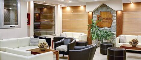 Coin salon dans le hall