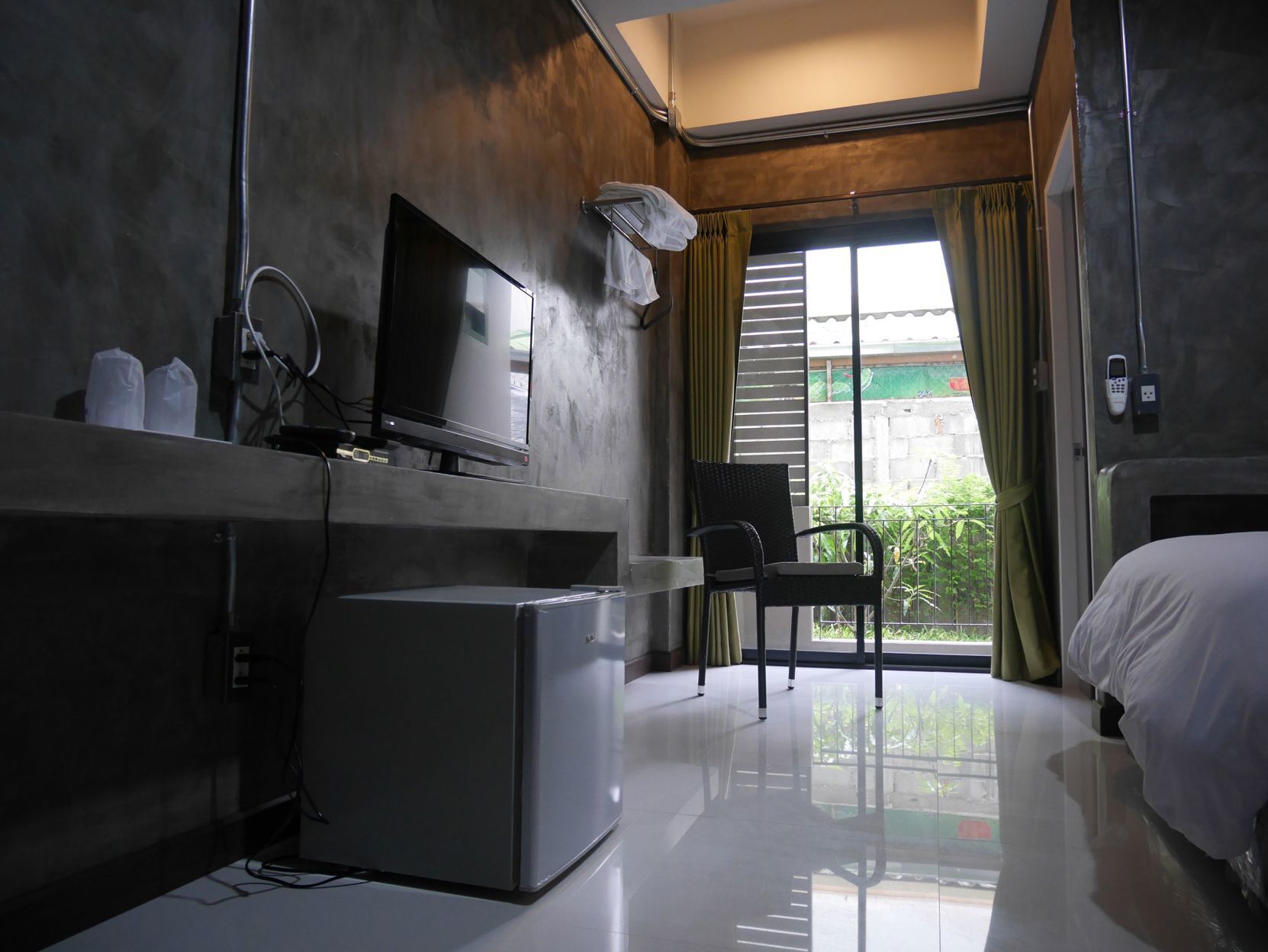 Desk, blackout drapes, rollaway beds, free WiFi