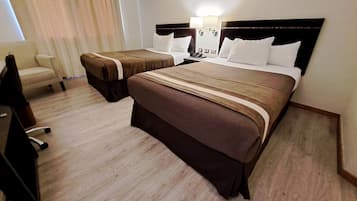 Standard Double Room | Minibar, in-room safe, desk, soundproofing