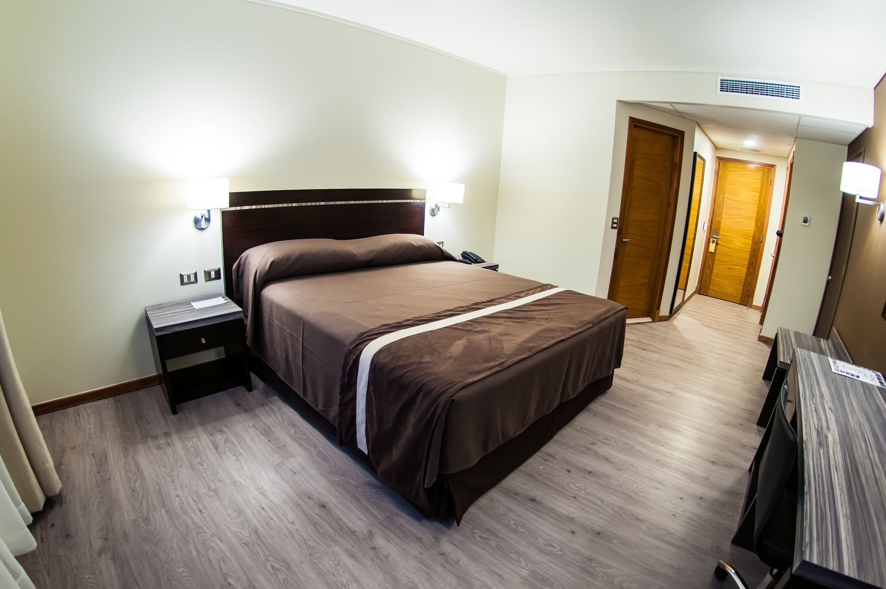 standard single room | minibar, in-room safe, desk, soundproofing