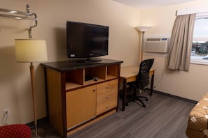 Skrivebord, lydisolert, wi-fi (inkludert) og sengetøy