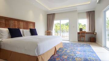 Premium bedding, pillow-top beds, minibar, in-room safe