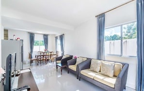 Lobby - Baan Buasai (Thep Krasattri)