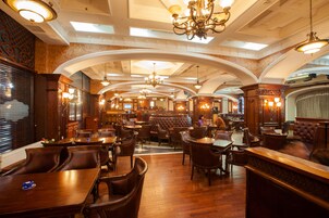 Café da manhã com buffet grátis todos os dias