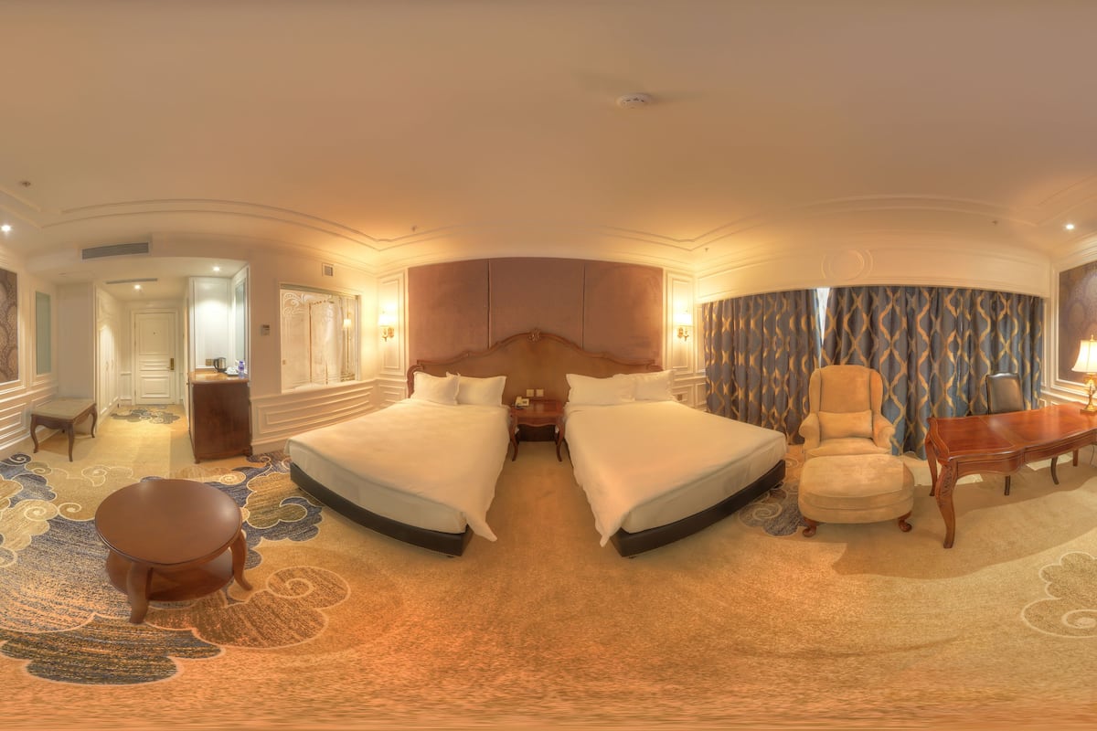 deluxe twin room | minibar, in-room safe, desk, blackout curtains