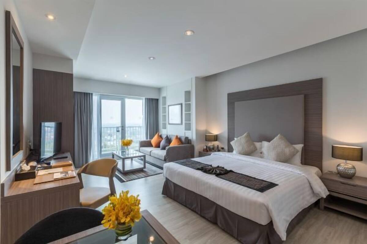 In-room safe, desk, blackout curtains, free WiFi