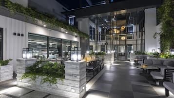 3 Restaurants, Frühstück, Mittagessen, Abendessen, internationale Küche