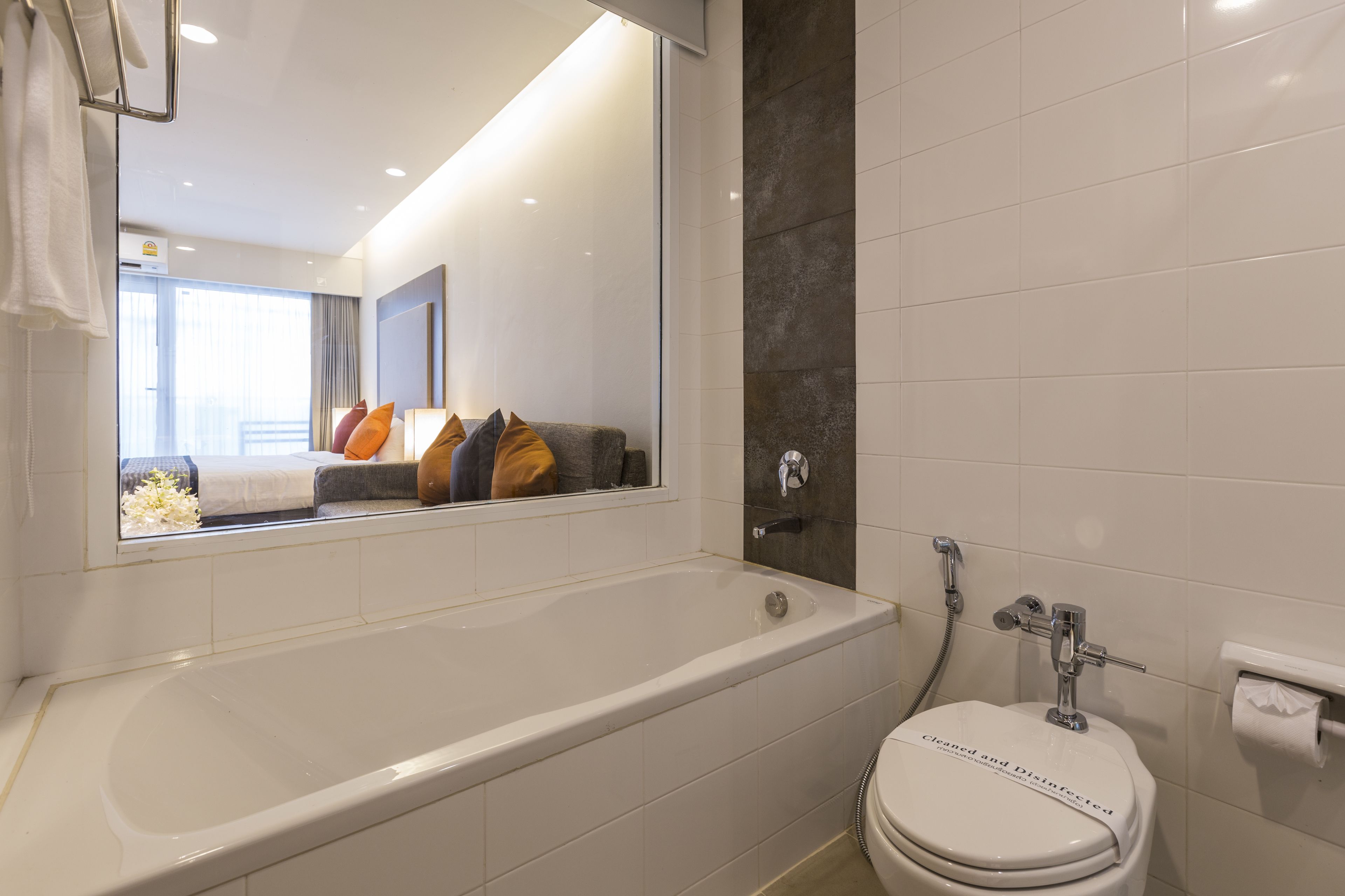 studio | bathroom | separate bathtub and shower, free toiletries, hair dryer, bidet