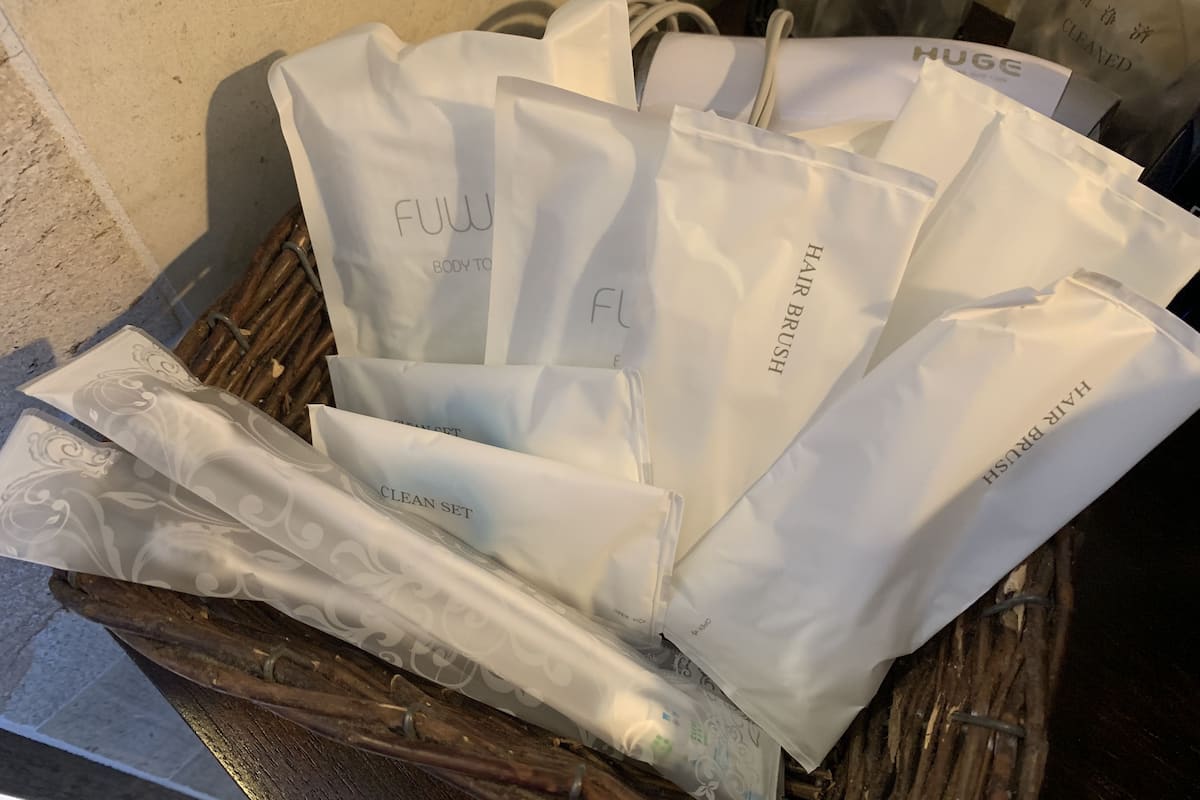 separate bathtub and shower, deep-soaking bathtub, rainfall showerhead